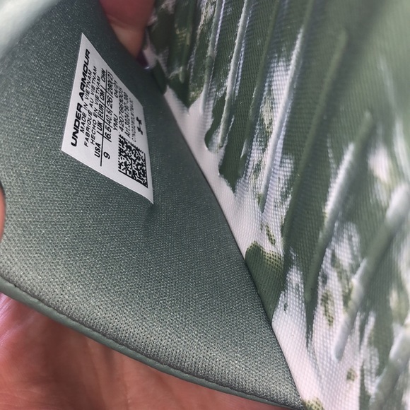 Under Armour slides size 9 NWT’s - Picture 5 of 5